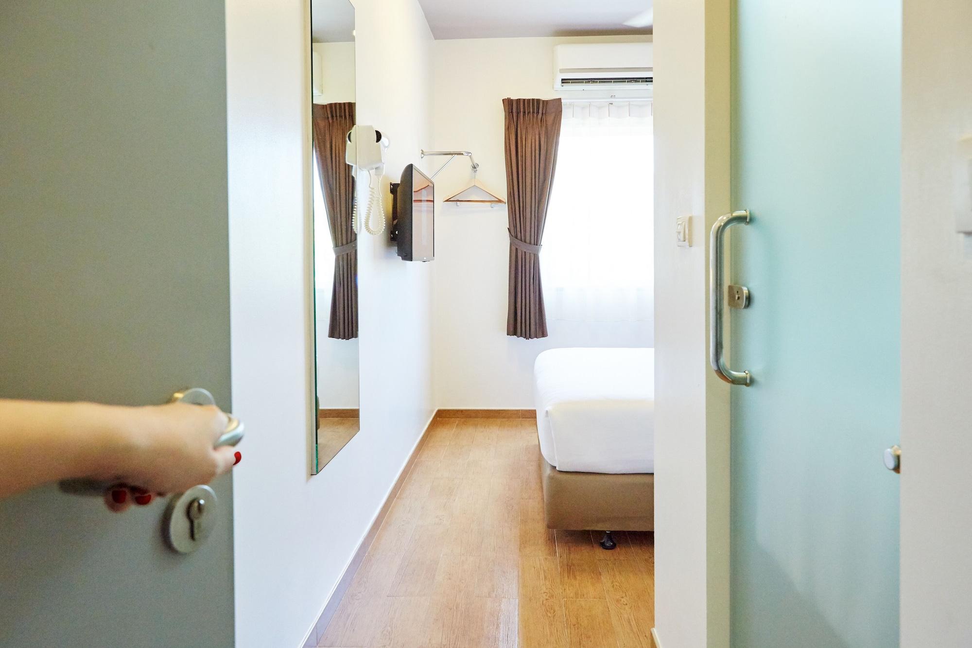 Red Planet Phuket Patong - Sha Extra Plus Екстериор снимка